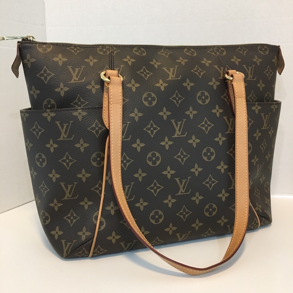 Louis Vuitton Monogram Totally MM